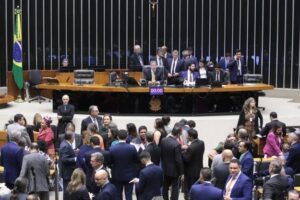 Câmara Aprova Primeiro Projeto do Pacote Fiscal e Derruba Volta do DPVAT