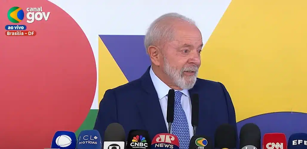 Lula tenta desafiar Trump, mas volta atrás: mais uma postura fraca do presidente brasileiro