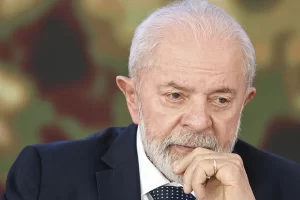 Lula veta pensão vitalícia para crianças vítimas do zika vírus e propõe indenização de R$ 60 mil