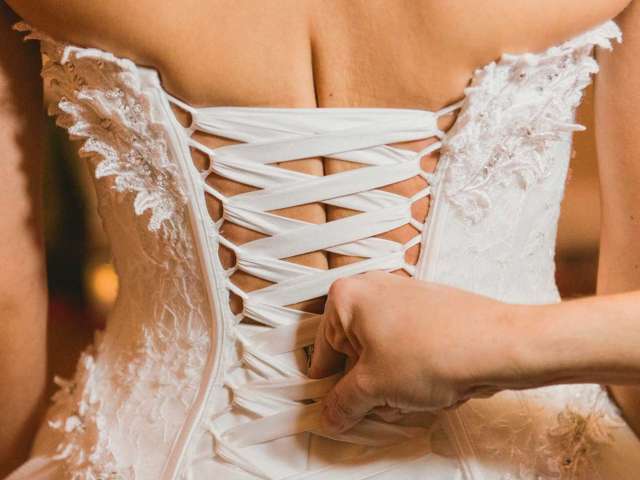 Corset, Corselet, Espartilho e Corpete: Diferenças e Como Escolher o Melhor