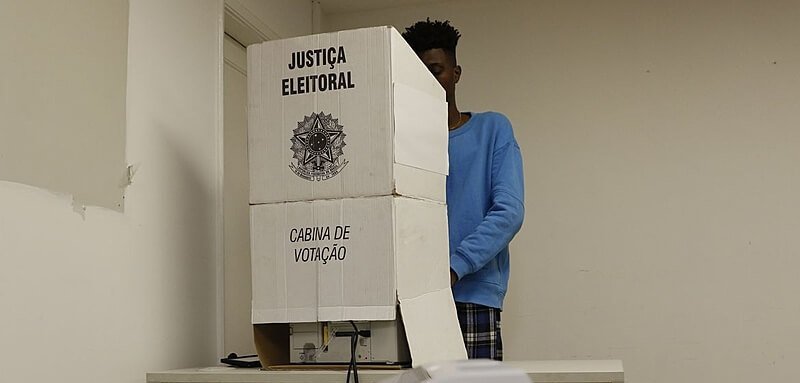 Brasil e EUA definem metas para tarifas, terras raras e segurança após reunião entre Lula e Trump - Imagem do artigo original