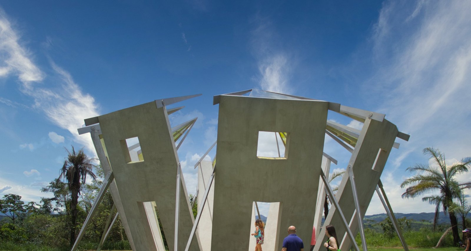 Inhotim celebra 20 anos com recorde de visitantes e novo ciclo de expansão artística - Imagem do artigo