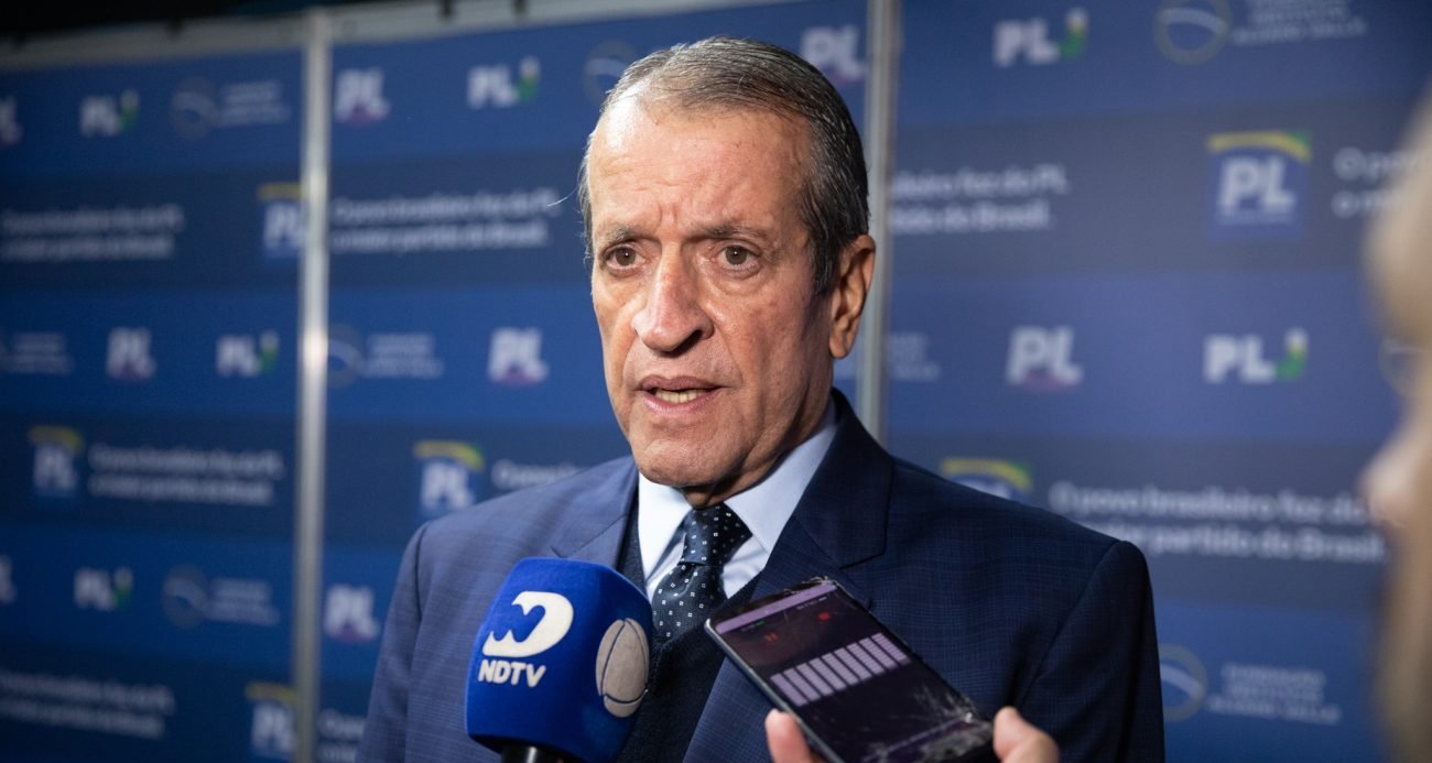 Valdemar da Costa Neto move processo contra Ricardo Salles após acusações de corrupção no Ministério dos Transportes - Imagem do artigo original