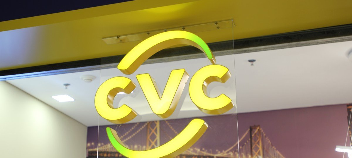 Recuperação da CVC esbarra em prejuízo de R$ 63,1 mi, queima de caixa elevada e retração de franquias - Imagem do artigo