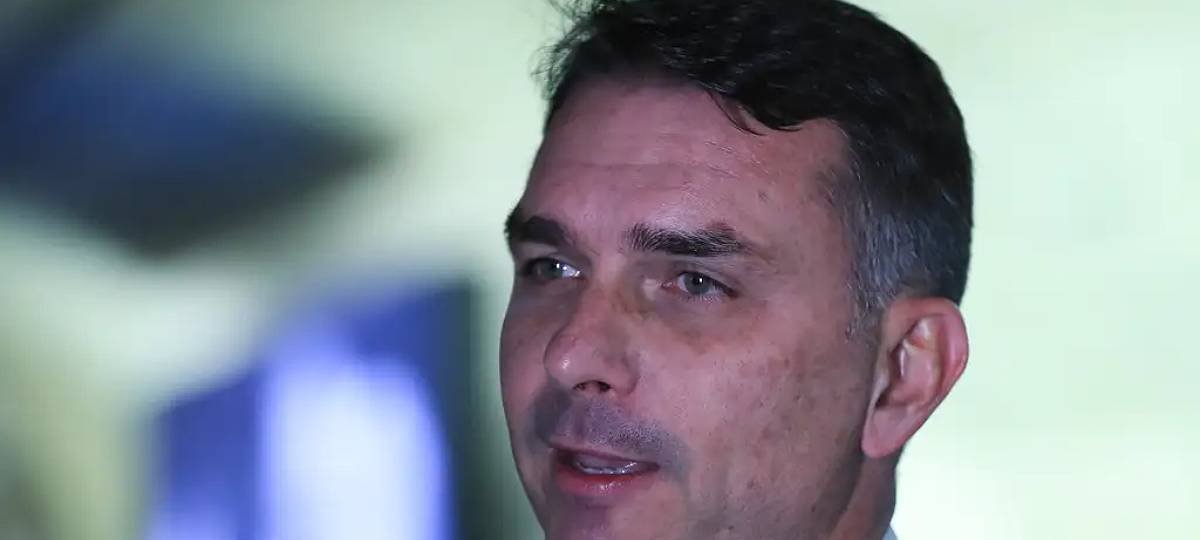 Áudio com banqueiro preso não altera rota de Flávio Bolsonaro na corrida presidencial de 2026 - Imagem do artigo