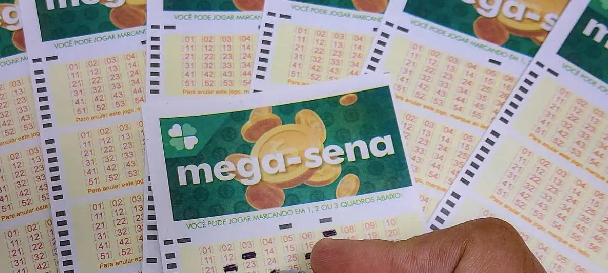Mega-Sena 30 anos garante prêmio de R$ 300 milhões neste domingo; valor será distribuído mesmo sem aposta vencedora - Imagem do artigo