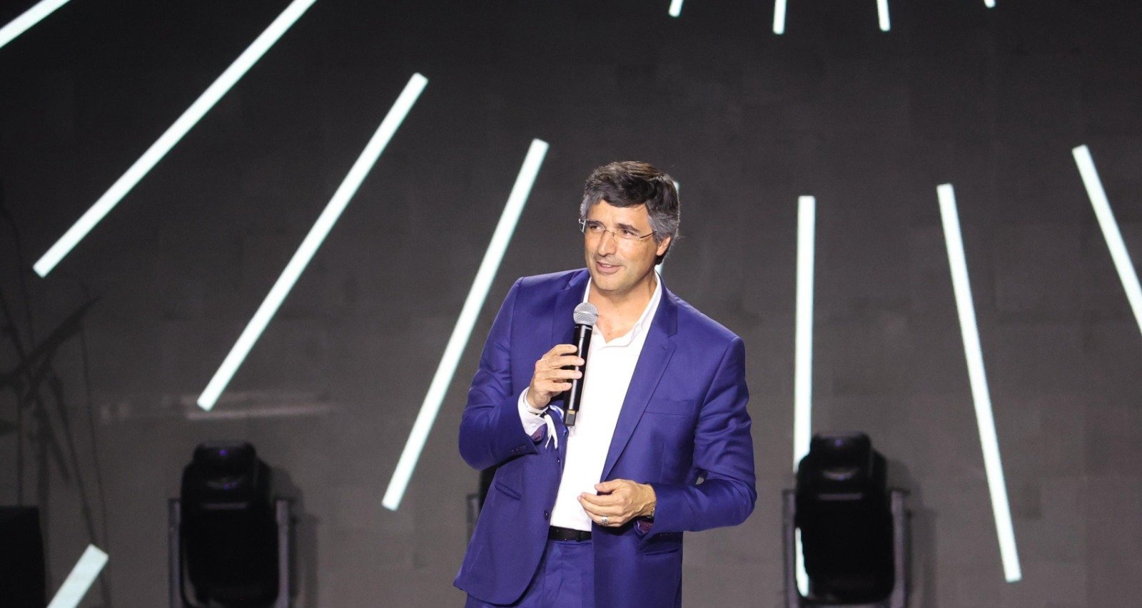 Falhas de Supervisão Facilitam Fraudes do Banco Master, Aponta André Esteves em Fórum Executivo - Imagem do artigo