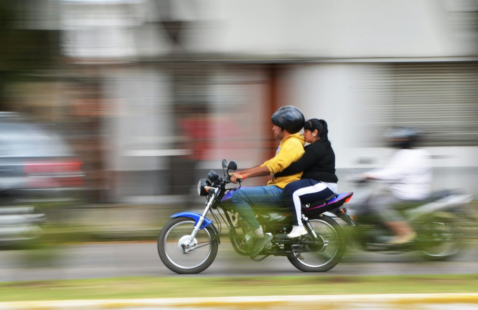 Peru restringe transporte de dois adultos em motocicletas em zonas sob estado de emergência - Imagem do artigo