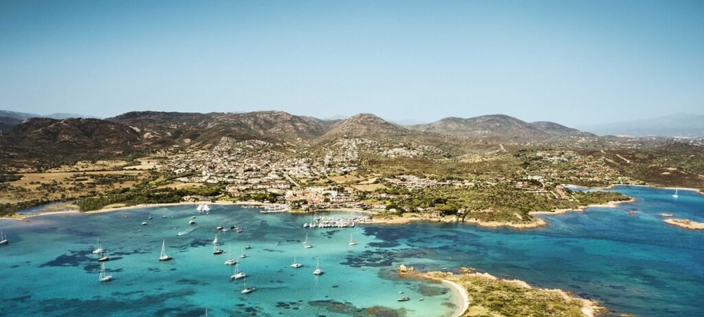 JHSF estreia Fasano Yachts e leva hotelaria de luxo a 12 iates na Sardenha - Imagem do artigo