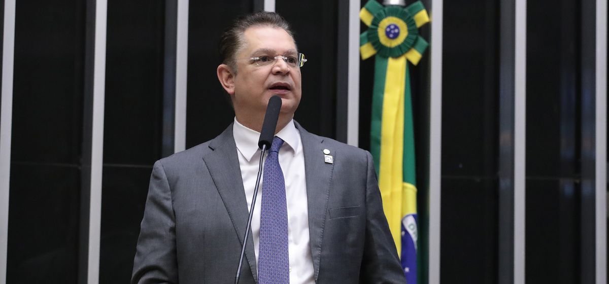 Fim da escala 6×1 gera pressão na Câmara por jornada de quatro dias de trabalho - Imagem do artigo original
