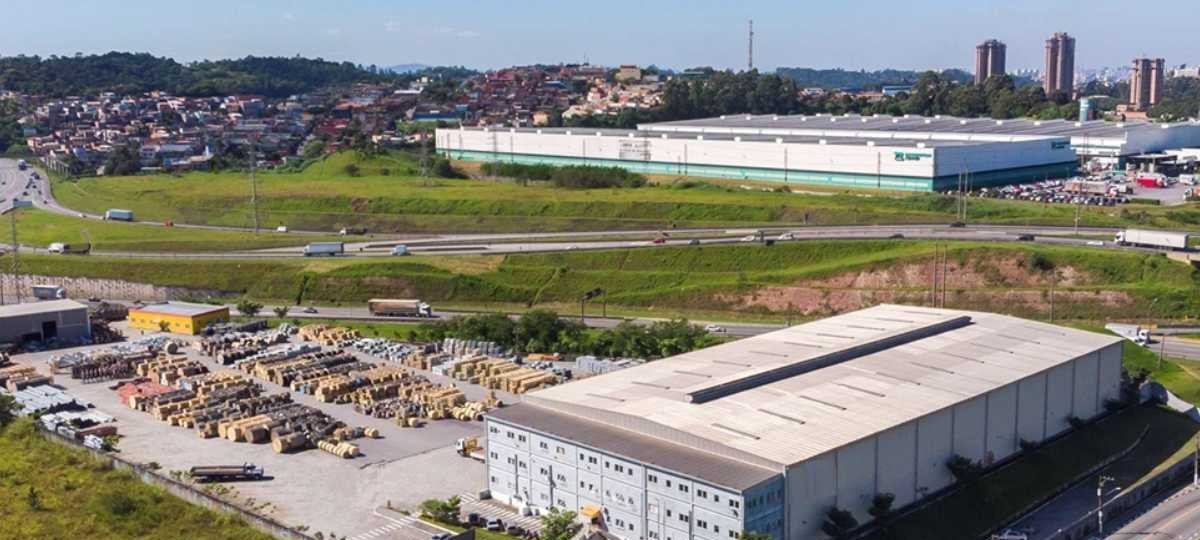 Bresco Logística (BRCO11) fecha contrato com Expresso 3300, zera vacância em Embu das Artes e projeta ganho por cota - Imagem do artigo