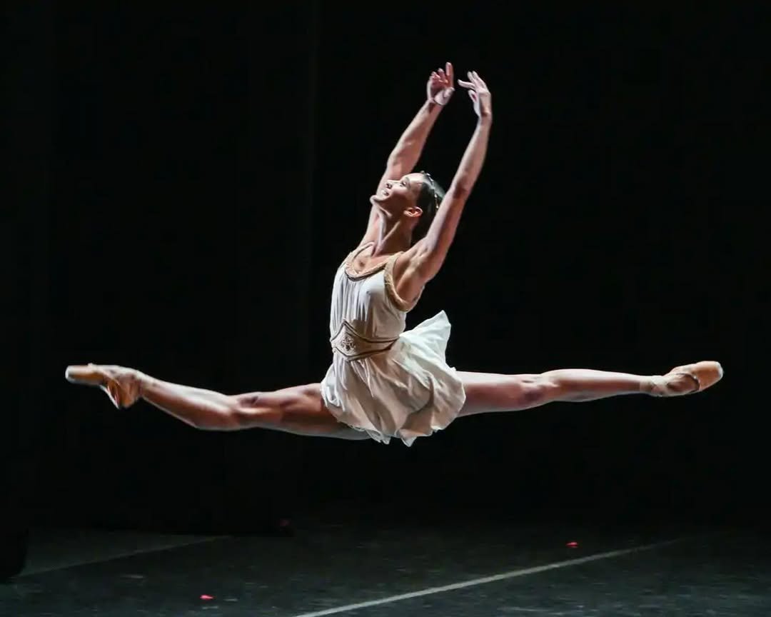 Bailarina brasileira conquista posto de liderança na Ópera de Paris e divide rotina exaustiva com empreendedorismo - Imagem do artigo