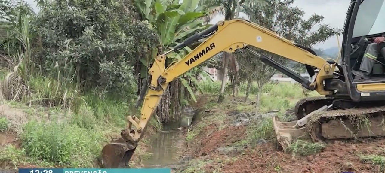 Blumenau amplia limpeza de ribeirões e sistemas de drenagem para mitigar impactos do El Niño - Imagem do artigo
