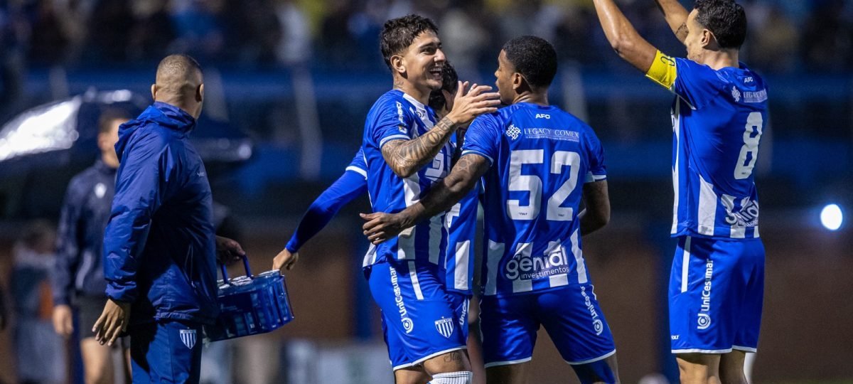 Avaí supera Chapecoense por 3 a 0 e assume vantagem decisiva na final da Copa Sul-Sudeste - Imagem do artigo