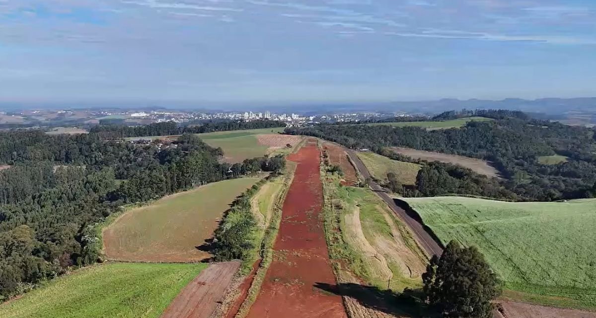Aeroporto Regional de Pinhalzinho recebe aporte de R$ 14,6 milhões e inicia obras após 57 anos de espera - Imagem do artigo original