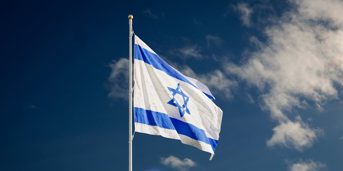 Israel retoma bombardeios em Beirute dias após cessar-fogo e reacende tensão com Hezbollah - Imagem do artigo