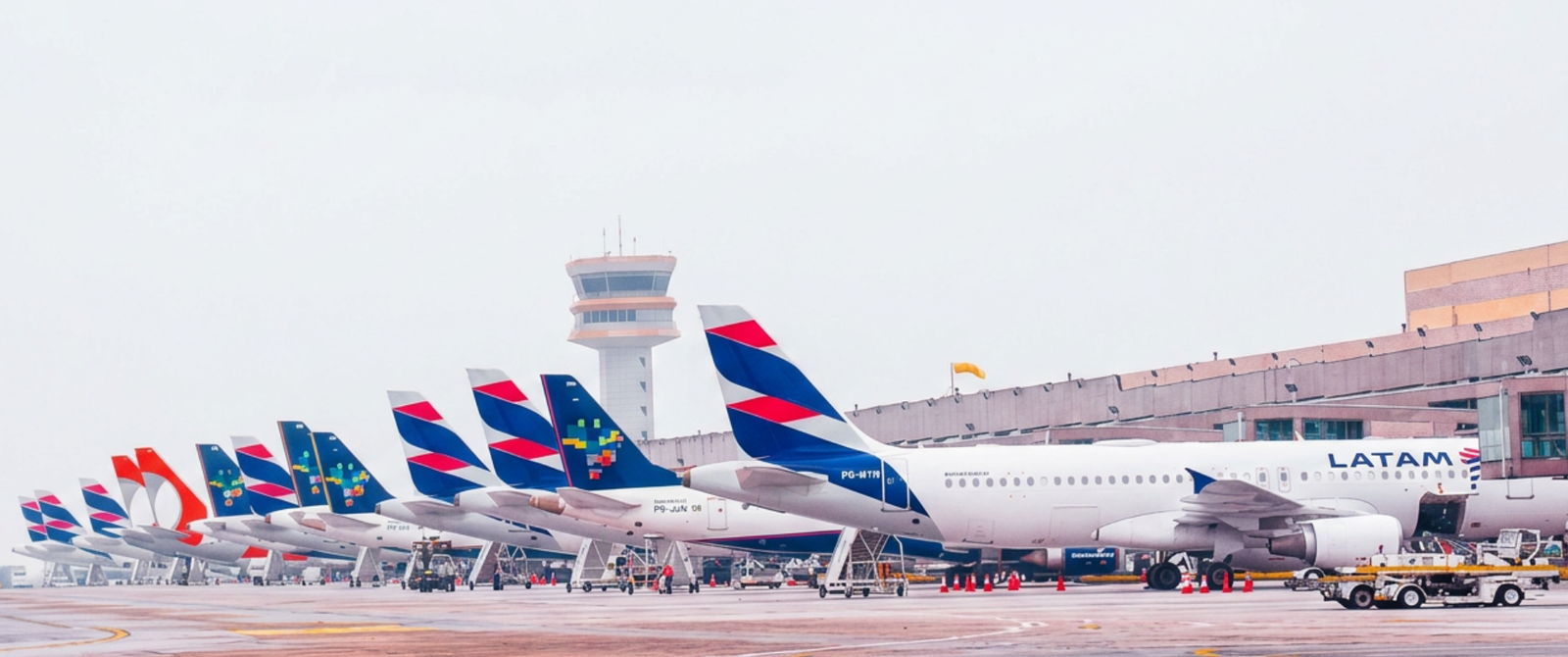 Azul, LATAM, GOL e Abaeté solicitam R$ 5,5 bilhões do FNAC para manter rotas e investir em combustível sustentável - Imagem do artigo