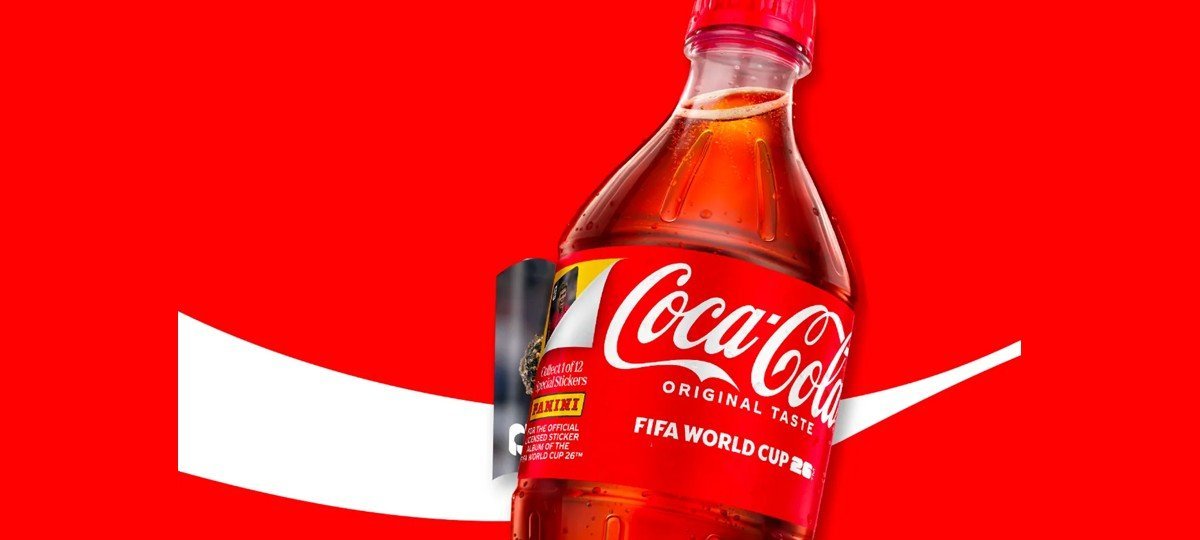 Furto de figurinhas da Copa do Mundo compromete vendas e expõe varejistas a prejuízos com garrafas da Coca-Cola - Imagem do artigo