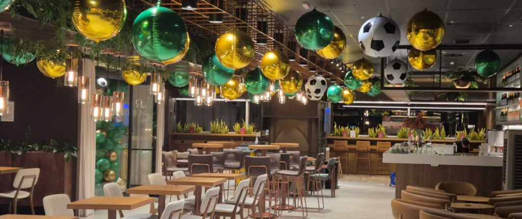 Salas VIP AMBAAR exibem jogos da Copa com coquetelaria temática em sete aeroportos brasileiros - Imagem do artigo