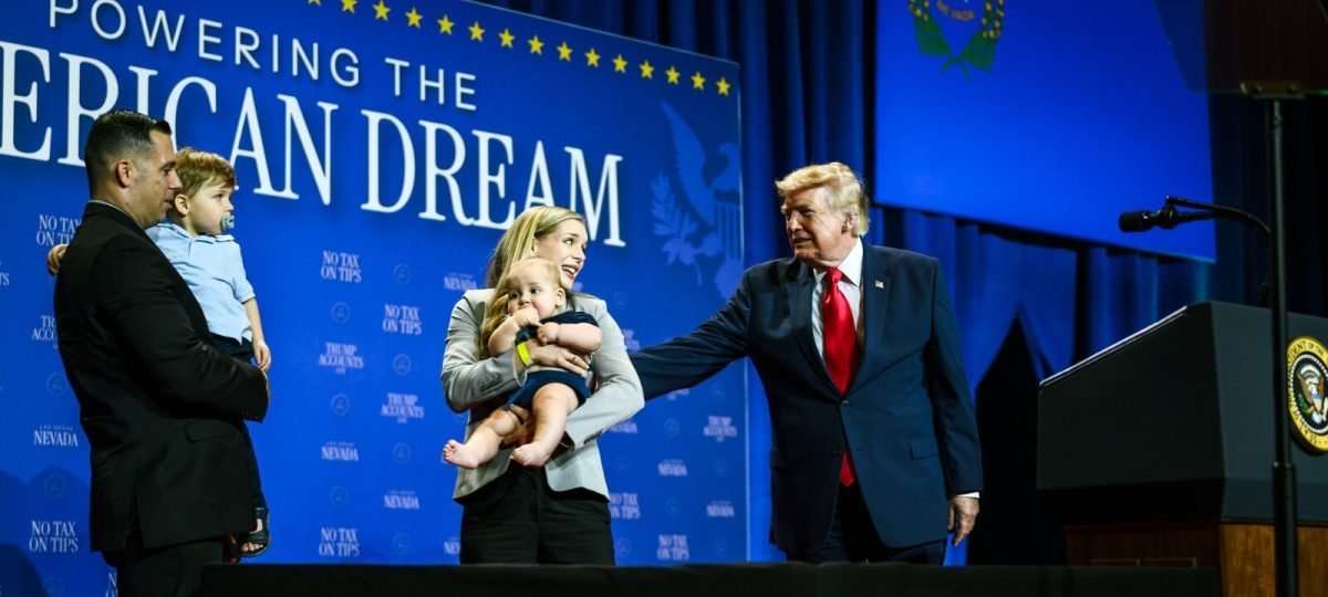 Ordem Executiva de Trump Reduz Vacinas Infantis e Fraciona Tríplice Viral nos EUA - Imagem do artigo