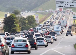 brasil-transito-sp-rodovia-imigrantes-20131114-01-original2